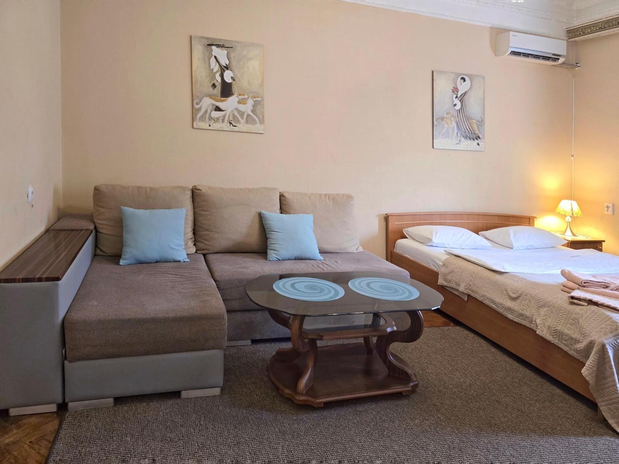 Home Hotel Apartments On Lva Tolstogo Κίεβο Εξωτερικό φωτογραφία