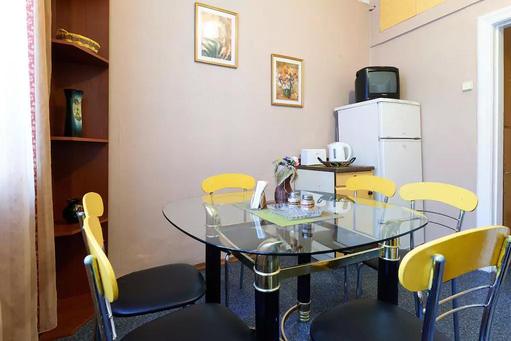 Home Hotel Apartments On Lva Tolstogo Κίεβο Εξωτερικό φωτογραφία