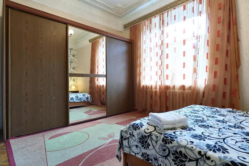 Home Hotel Apartments On Lva Tolstogo Κίεβο Εξωτερικό φωτογραφία
