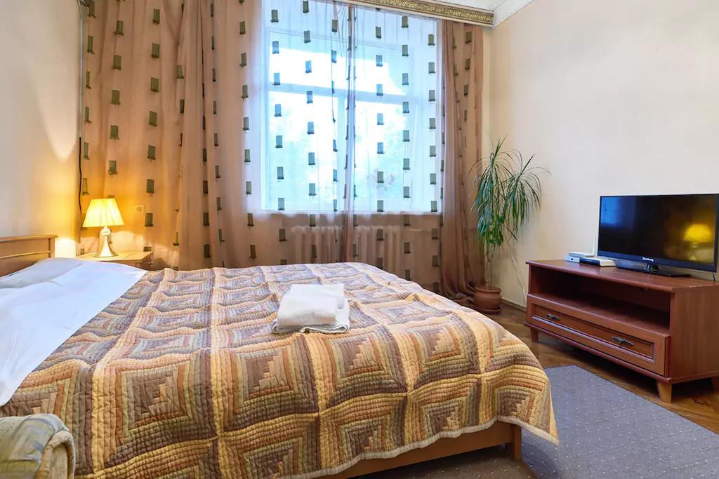 Home Hotel Apartments On Lva Tolstogo Κίεβο Εξωτερικό φωτογραφία